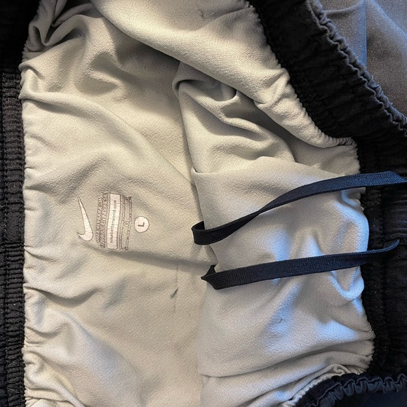 Women’s Nike athletic shorts - Picture 2 of 3